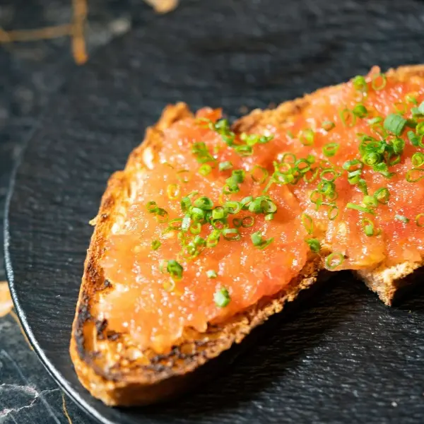Pan con Tomate