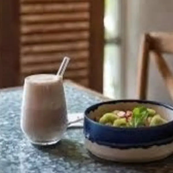 Luka Kombucha Shake