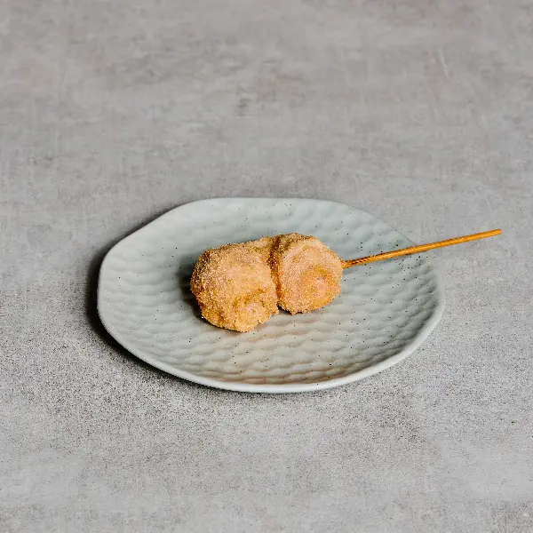 KUSHIKATSU PORK BELLY WITH ENOKI MUSHROOM (หมูสามชั้นและเห็ดแข็มทอง)