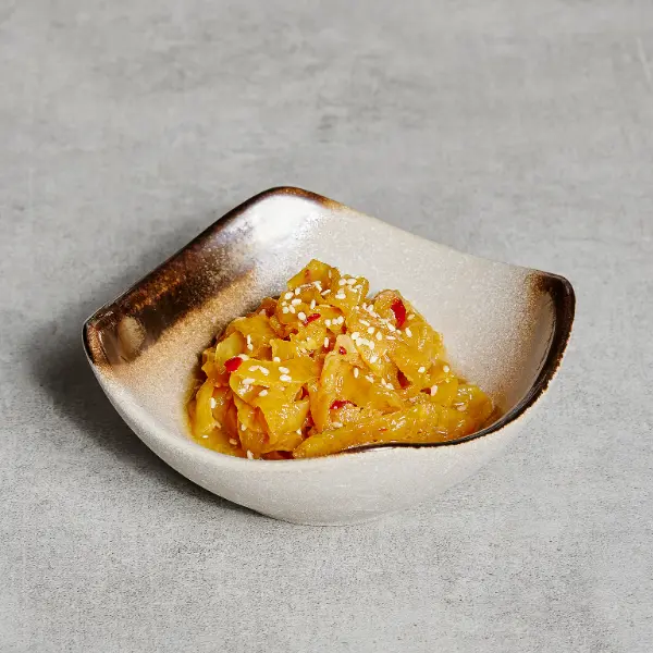 JELLYFISH SALAD (ยำแมงกระพรุน)